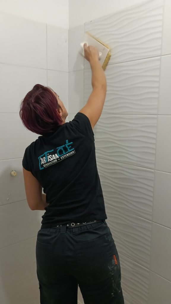 Salle de bain réalisée par l'Artisan Clé, entreprise de BTP à Vaissac